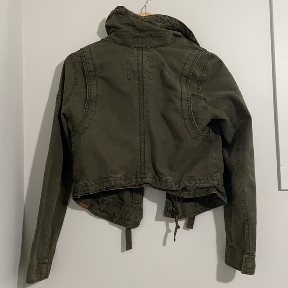 Cropped A&F green military jacket - Picture 3 of 4